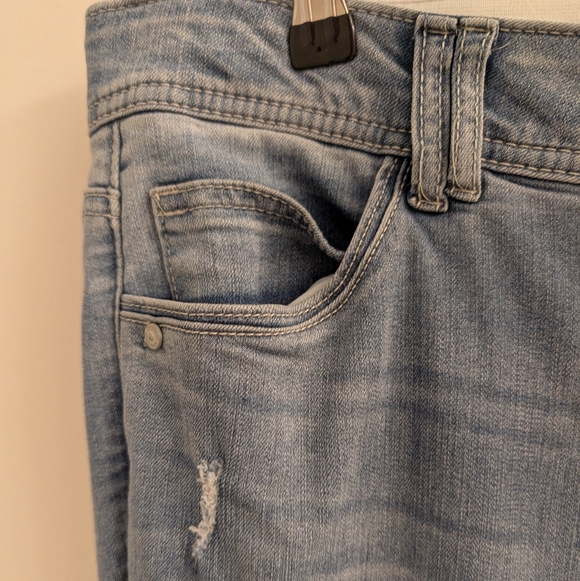 Light Blue Distressed Women Jeans - Picture 4 of 9